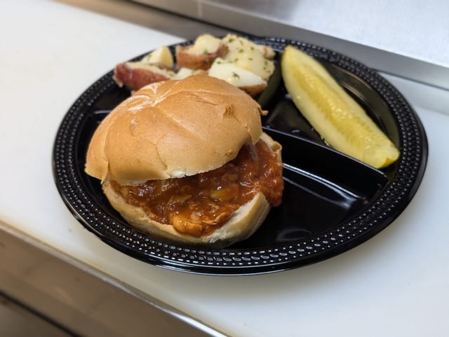 Sloppy Chic Sandwich.